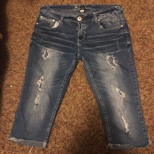 Ripped capris